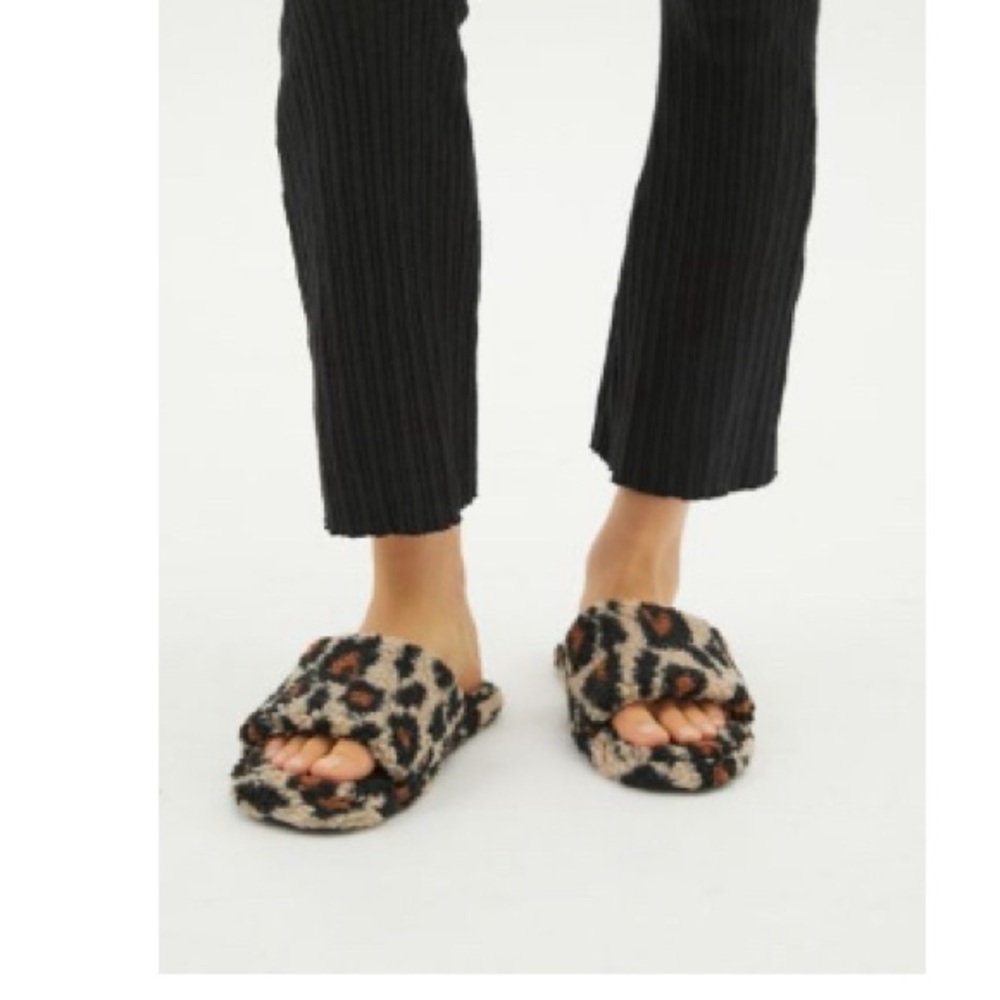 Urban Outfitters Suzy Faux Sherpa Slipper Leopard Print